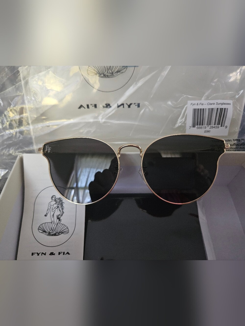 Fyn & Fia 'Clara' Sunglasses. New In Box Retail $390